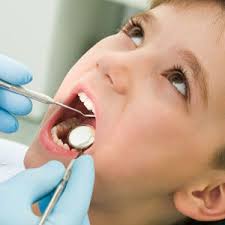 Как ставят коронку на зуб и сколько стоит процедура
